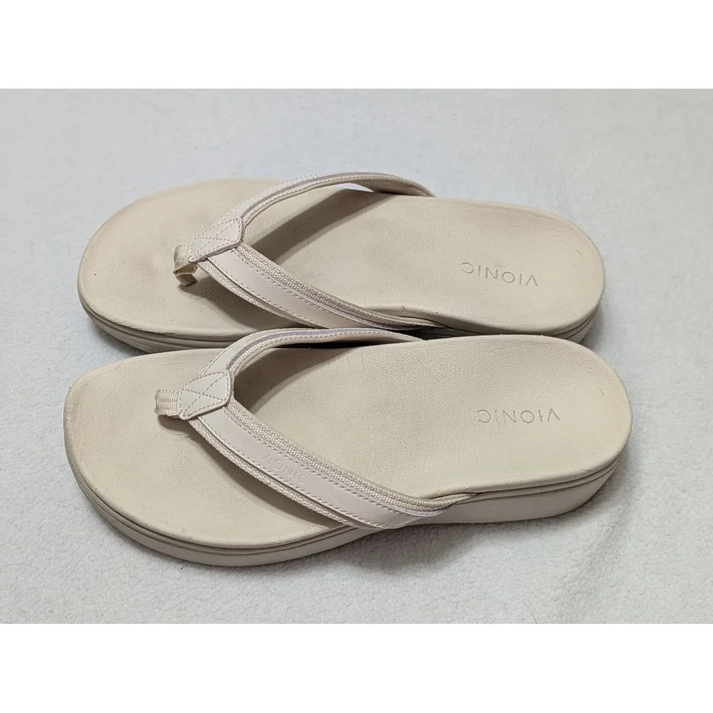 Vionic High Tide Platform Sandals Sz 8.5 Wide Cream Patent Leather Comfort